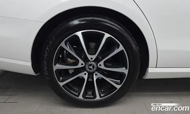 Mercedes-Benz E-Class 2020 2.0 автомат (гидро), миниатюра 5 Mercedes-Benz E-Class 2020 2.0 автомат (гидро), миниатюра 5