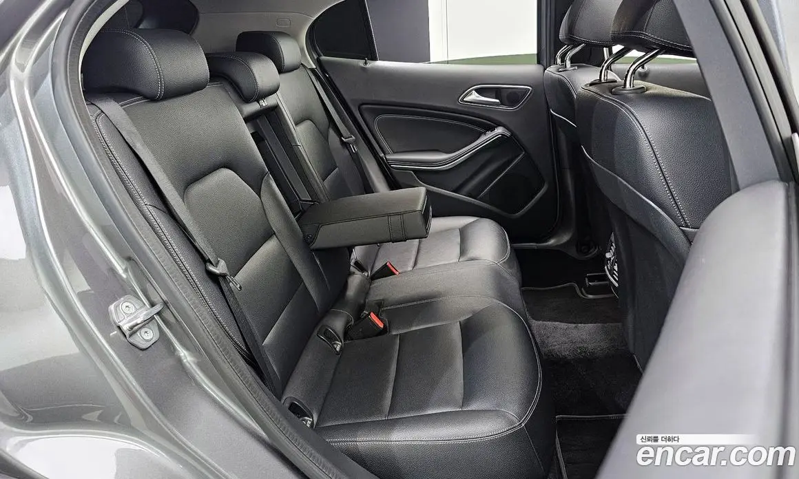 Mercedes-Benz GLA-Class 2019 2.0 автомат (гидро), фото 11 Mercedes-Benz GLA-Class 2019 2.0 автомат (гидро), фото 11
