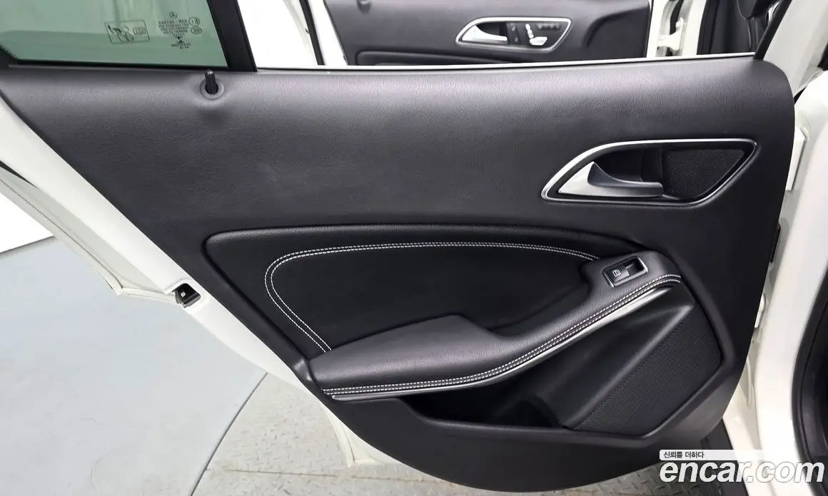 Mercedes-Benz GLA-Class 2019 2.0 автомат (гидро), фото 15 Mercedes-Benz GLA-Class 2019 2.0 автомат (гидро), фото 15