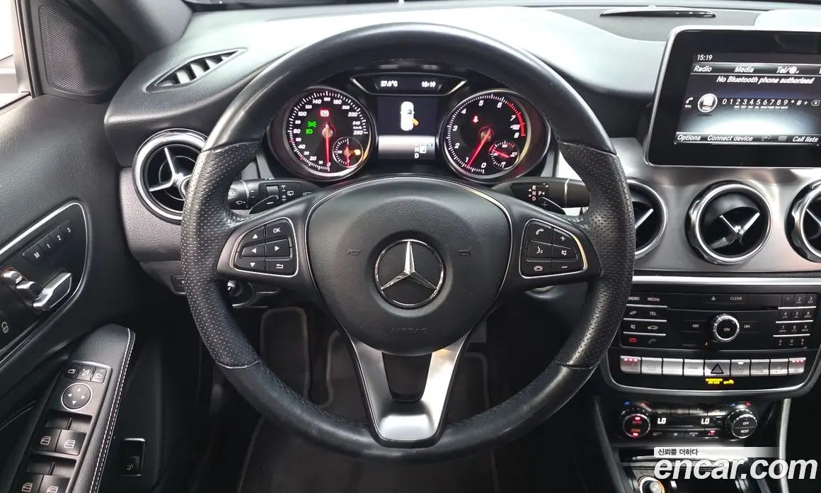 Mercedes-Benz GLA-Class 2019 2.0 автомат (гидро), фото 19 Mercedes-Benz GLA-Class 2019 2.0 автомат (гидро), фото 19