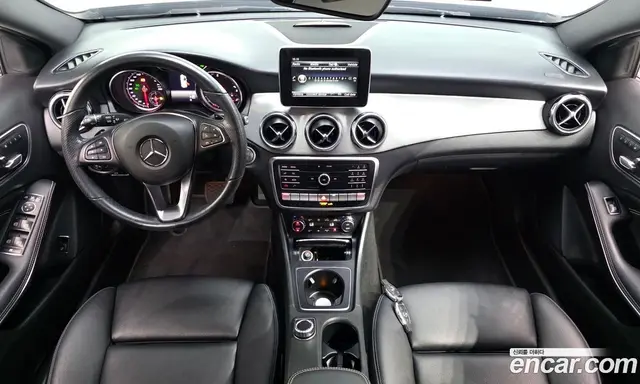 Mercedes-Benz GLA-Class 2019 2.0 автомат (гидро), миниатюра 10 Mercedes-Benz GLA-Class 2019 2.0 автомат (гидро), миниатюра 10