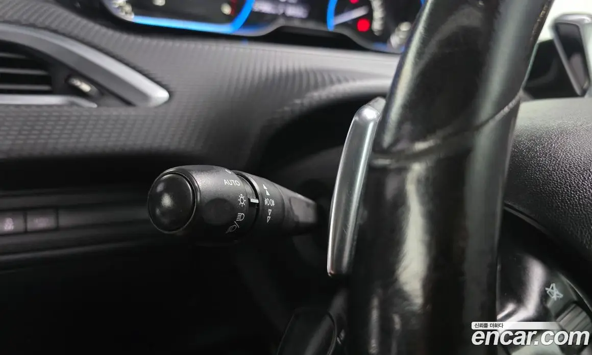 Peugeot 2008 2016 1.6 автомат (гидро), фото 17