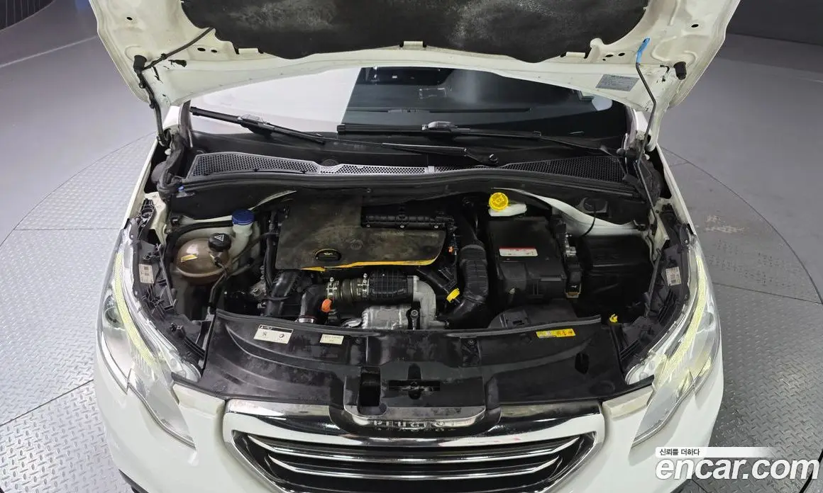 Peugeot 2008 2016 1.6 автомат (гидро), фото 6