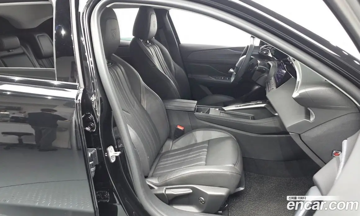 Peugeot 408 2023 1.2 автомат (гидро), фото 16