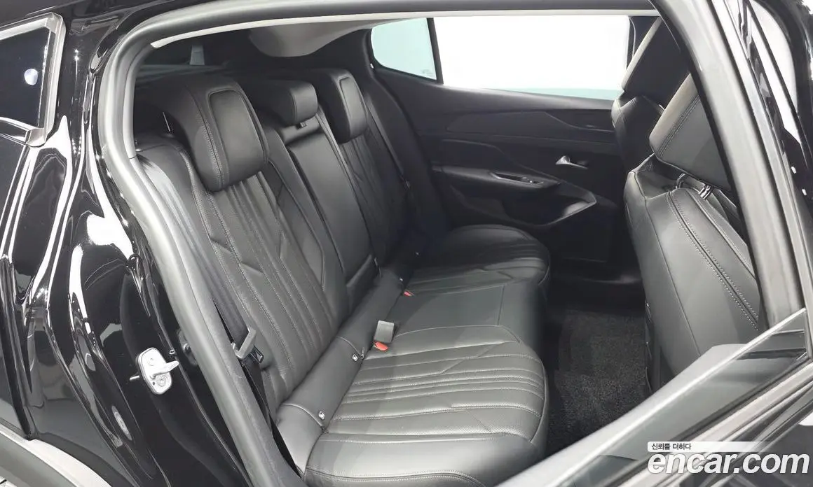 Peugeot 408 2023 1.2 автомат (гидро), фото 17