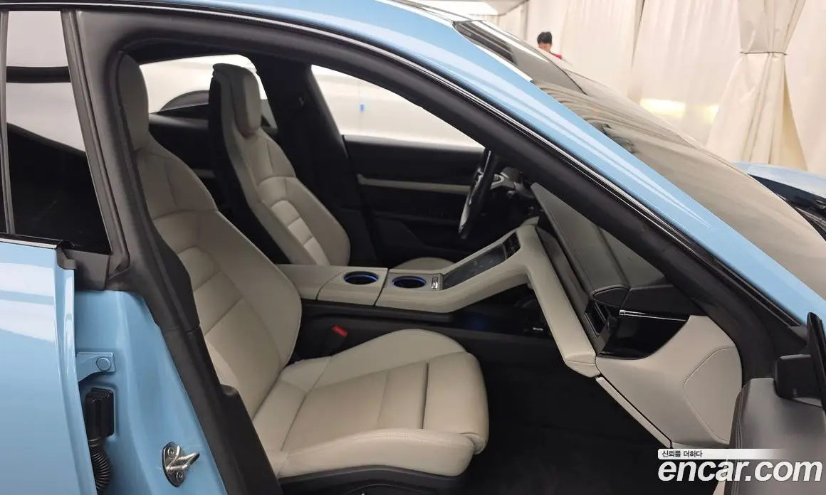 Porsche Taycan 2020 0.1 автомат (гидро), фото 17