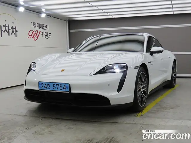 Porsche Taycan 2023 0.1 автомат (гидро), миниатюра 1 Porsche Taycan 2023 0.1 автомат (гидро), миниатюра 1