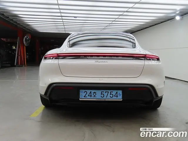 Porsche Taycan 2023 0.1 автомат (гидро), миниатюра 3 Porsche Taycan 2023 0.1 автомат (гидро), миниатюра 3