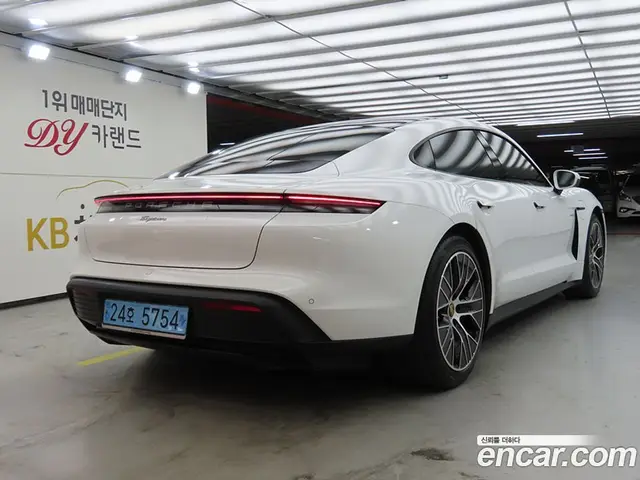 Porsche Taycan 2023 0.1 автомат (гидро), миниатюра 4 Porsche Taycan 2023 0.1 автомат (гидро), миниатюра 4