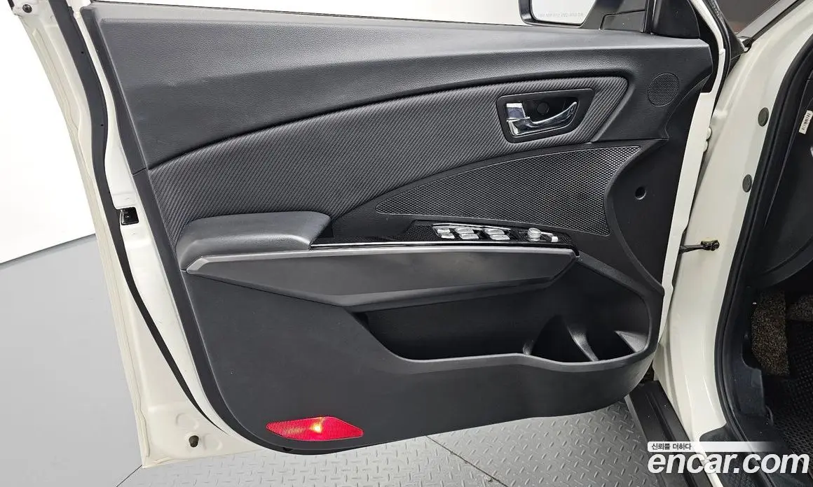 SsangYong TIBOLI 2016 1.6 автомат (гидро), фото 14 SsangYong TIBOLI 2016 1.6 автомат (гидро), фото 14