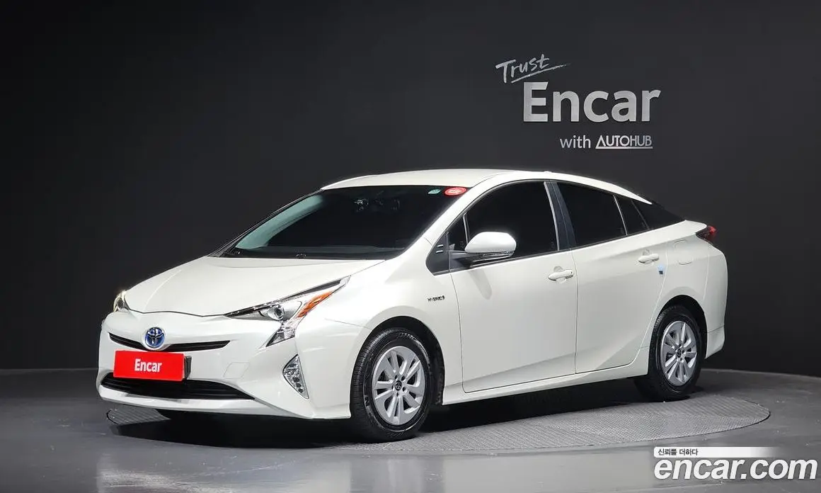 Toyota Prius 2016 1.8 автомат (гидро), фото 1 Toyota Prius 2016 1.8 автомат (гидро), фото 1