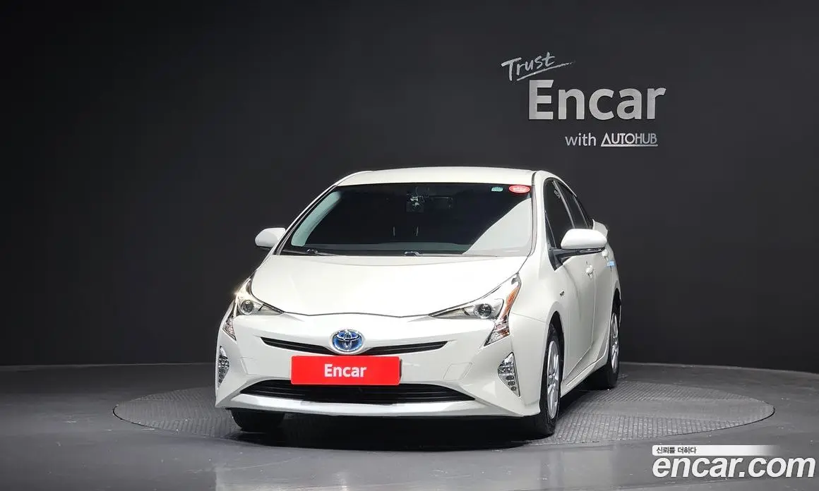 Toyota Prius 2016 1.8 автомат (гидро), фото 3 Toyota Prius 2016 1.8 автомат (гидро), фото 3