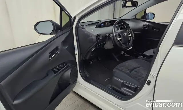Toyota Prius 2016 1.8 автомат (гидро), миниатюра 10 Toyota Prius 2016 1.8 автомат (гидро), миниатюра 10