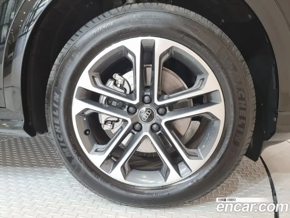 Audi Q5 2025 2.0 автомат (гидро), фото 5 Audi Q5 2025 2.0 автомат (гидро), фото 5