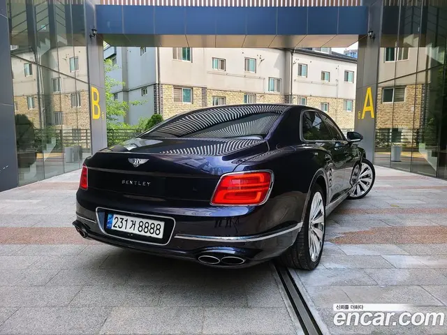 Bentley Flying Spur 2021 4.0 автомат (гидро), миниатюра 3 Bentley Flying Spur 2021 4.0 автомат (гидро), миниатюра 3