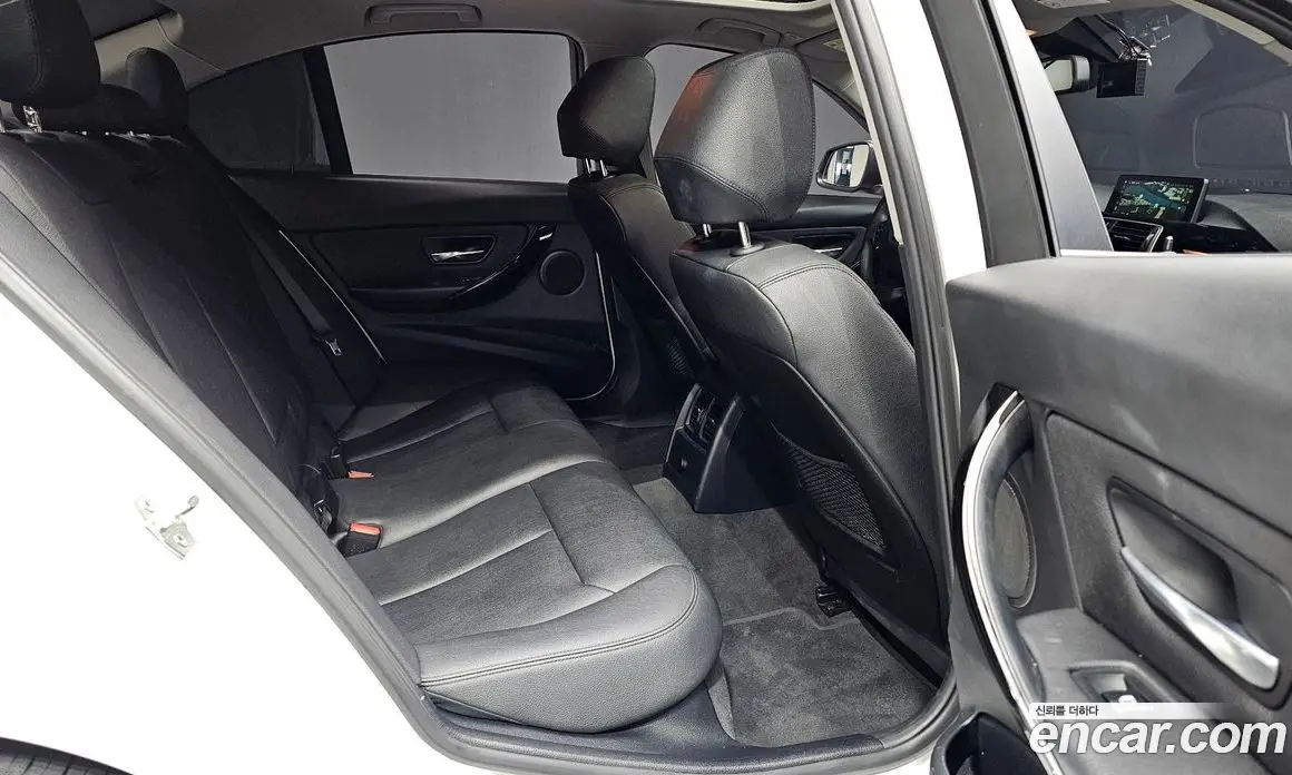 BMW 3 серия 2018 2.0 автомат (гидро), фото 12 BMW 3 серия 2018 2.0 автомат (гидро), фото 12