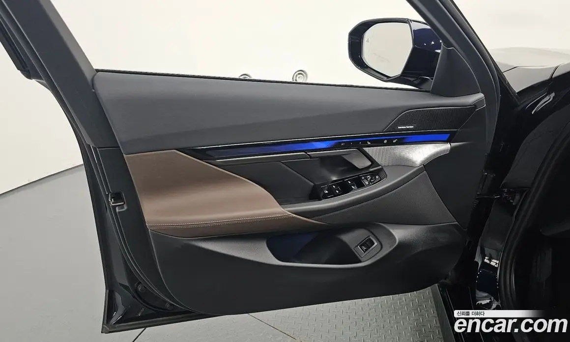 BMW 5 серия 2025 2.0 автомат (гидро), фото 14