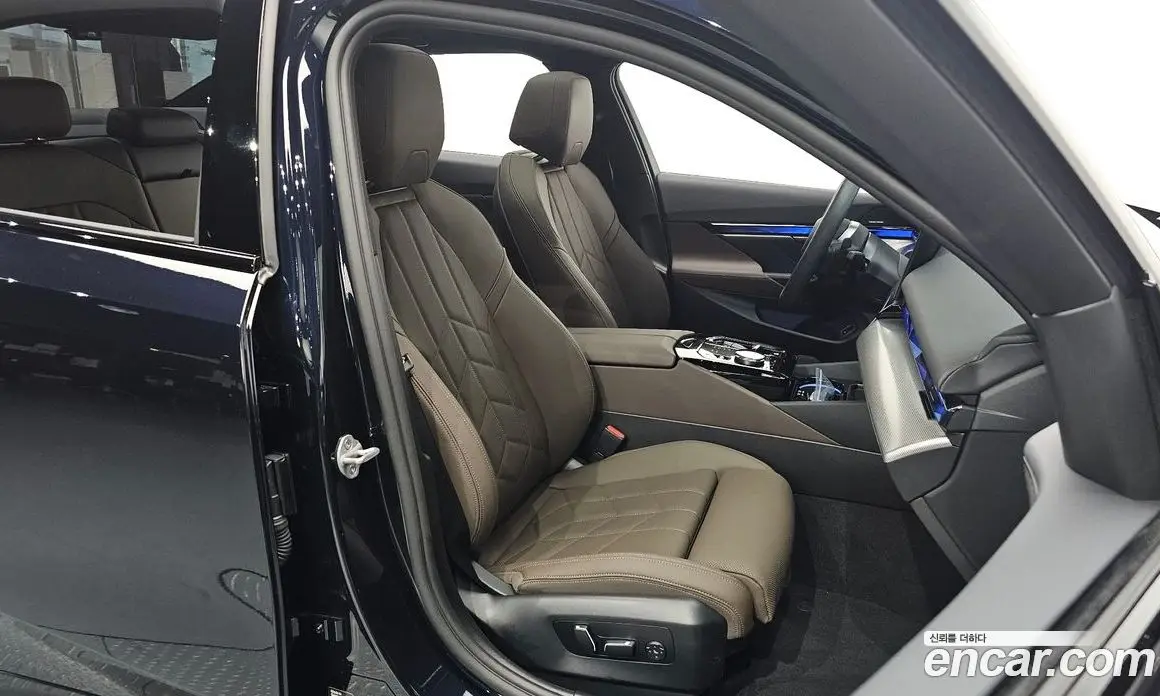 BMW 5 серия 2025 2.0 автомат (гидро), фото 16