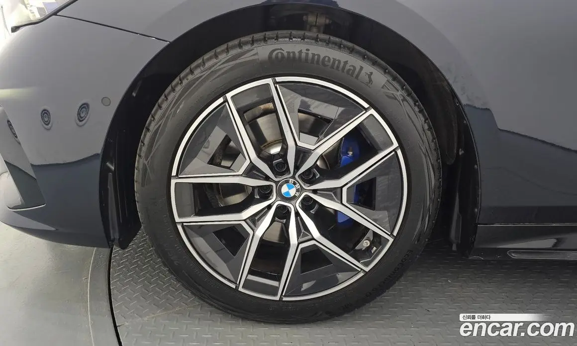 BMW 5 серия 2025 2.0 автомат (гидро), фото 5