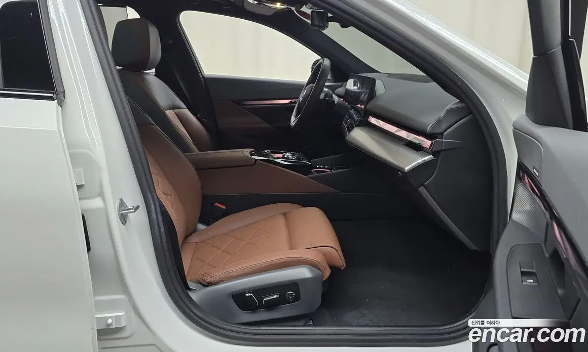 BMW 5 серия 2025 2.0 автомат (гидро), фото 16 BMW 5 серия 2025 2.0 автомат (гидро), фото 16