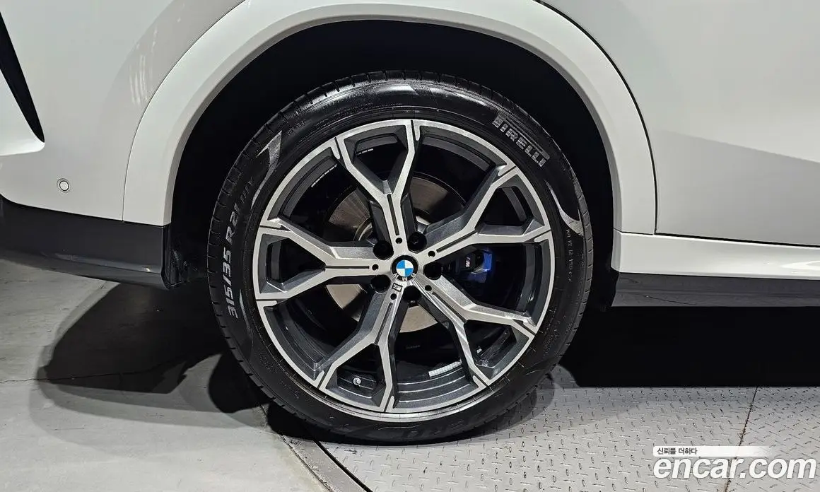 BMW X6 2023 3.0 автомат (гидро), фото 5
