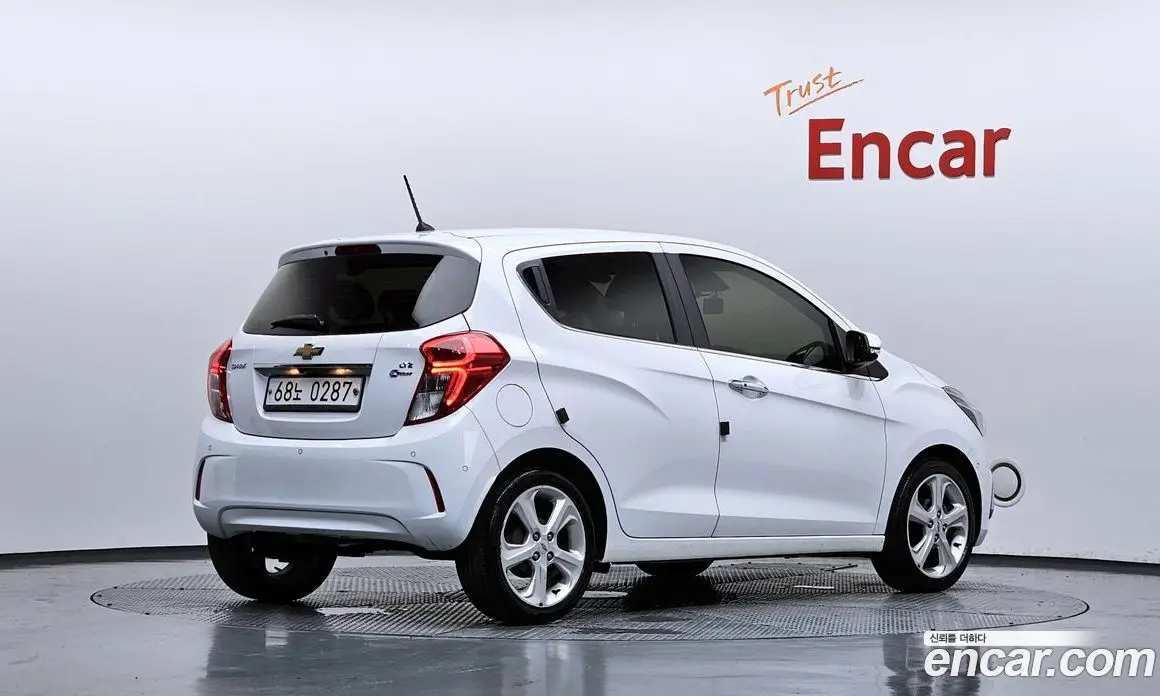 Chevrolet Spark 2016 1.0 автомат (гидро), фото 2