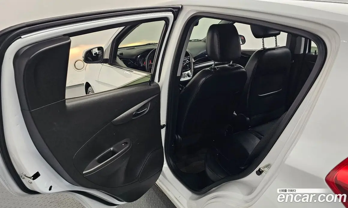 Chevrolet Spark 2016 1.0 автомат (гидро), фото 12