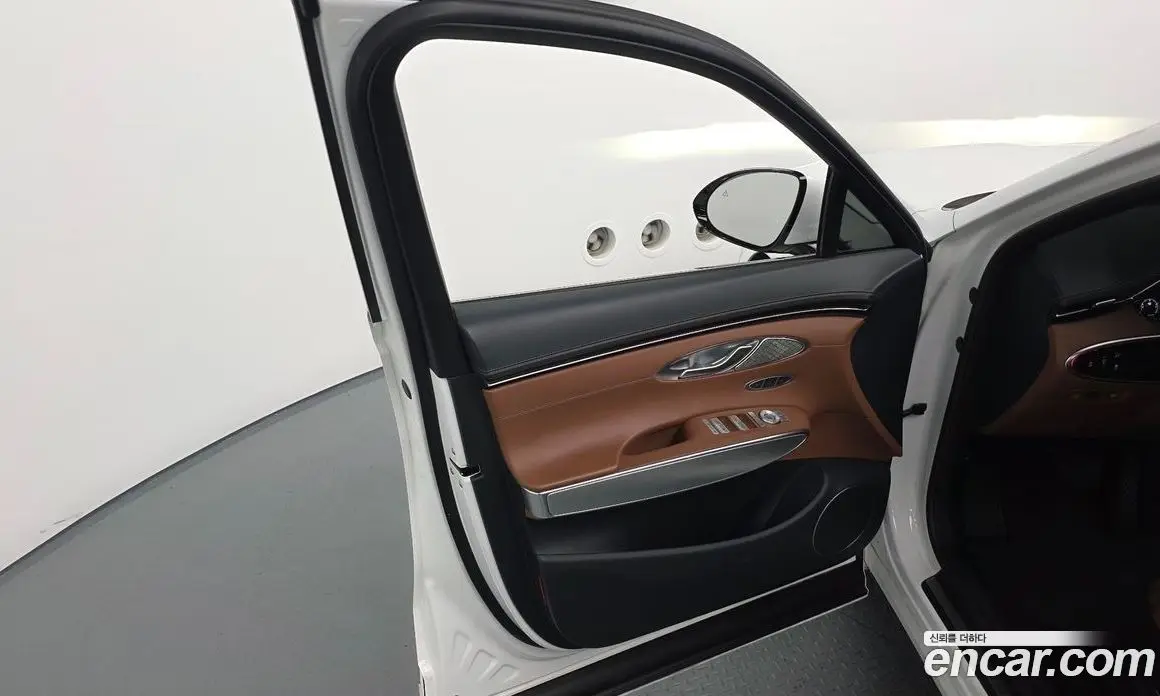 Genesis GV70 2021 2.5 автомат (гидро), фото 14 Genesis GV70 2021 2.5 автомат (гидро), фото 14