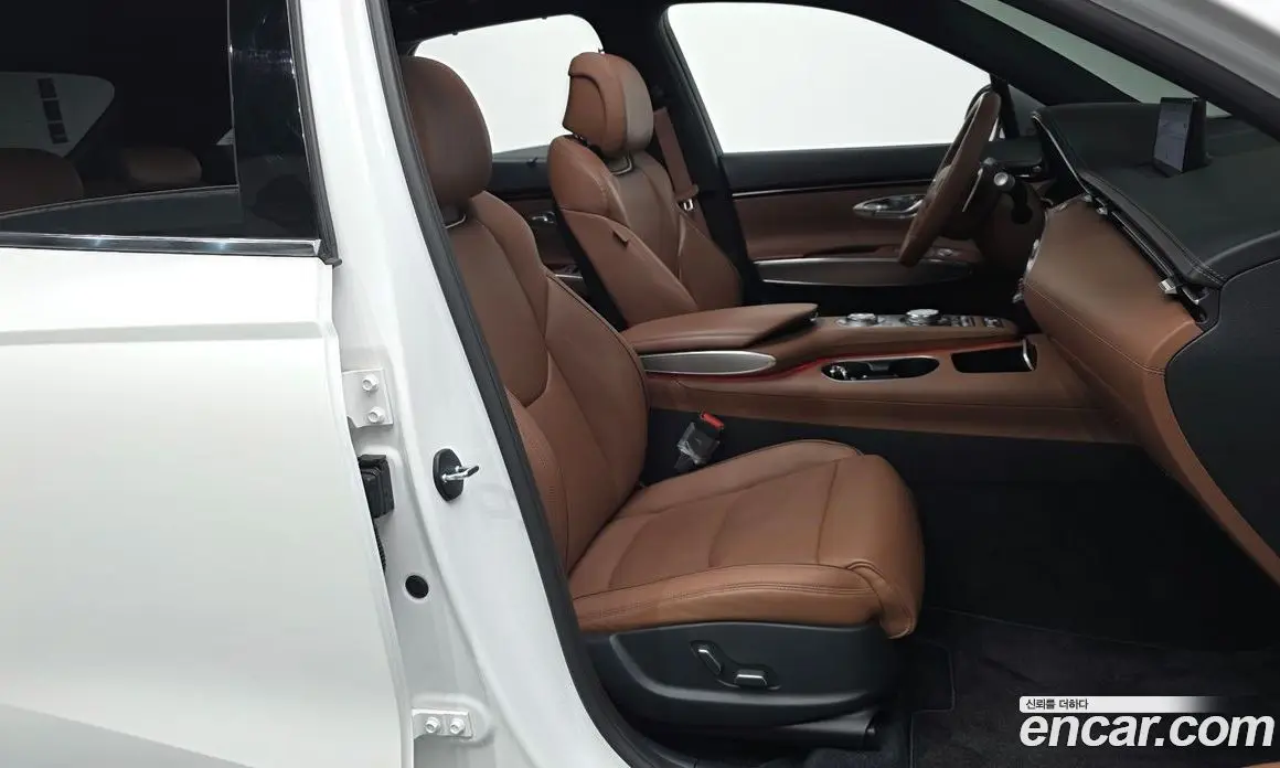 Genesis GV70 2021 2.5 автомат (гидро), фото 17 Genesis GV70 2021 2.5 автомат (гидро), фото 17