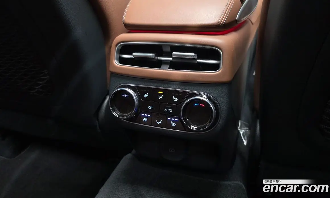 Genesis GV70 2021 2.5 автомат (гидро), фото 25 Genesis GV70 2021 2.5 автомат (гидро), фото 25