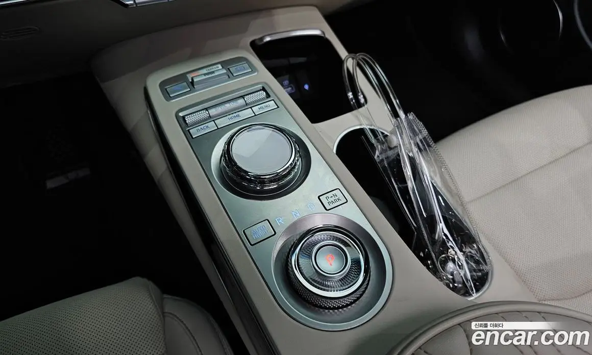 Genesis GV70 2023 2.5 автомат (гидро), фото 12 Genesis GV70 2023 2.5 автомат (гидро), фото 12