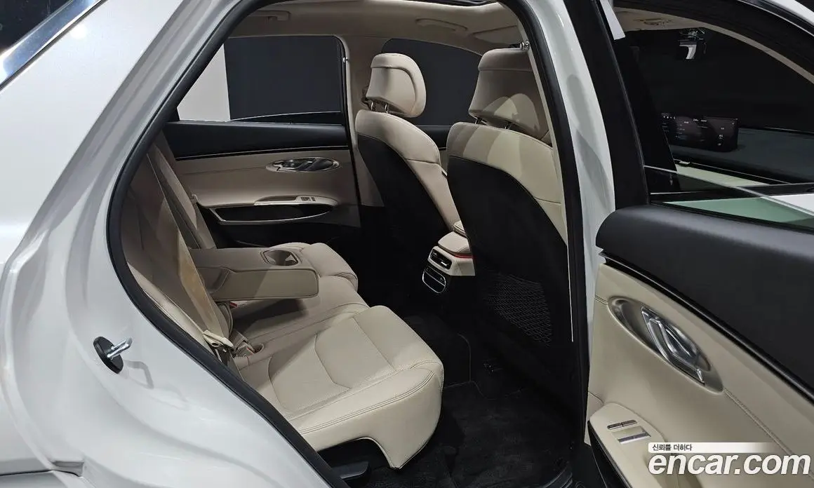 Genesis GV70 2023 2.5 автомат (гидро), фото 16 Genesis GV70 2023 2.5 автомат (гидро), фото 16