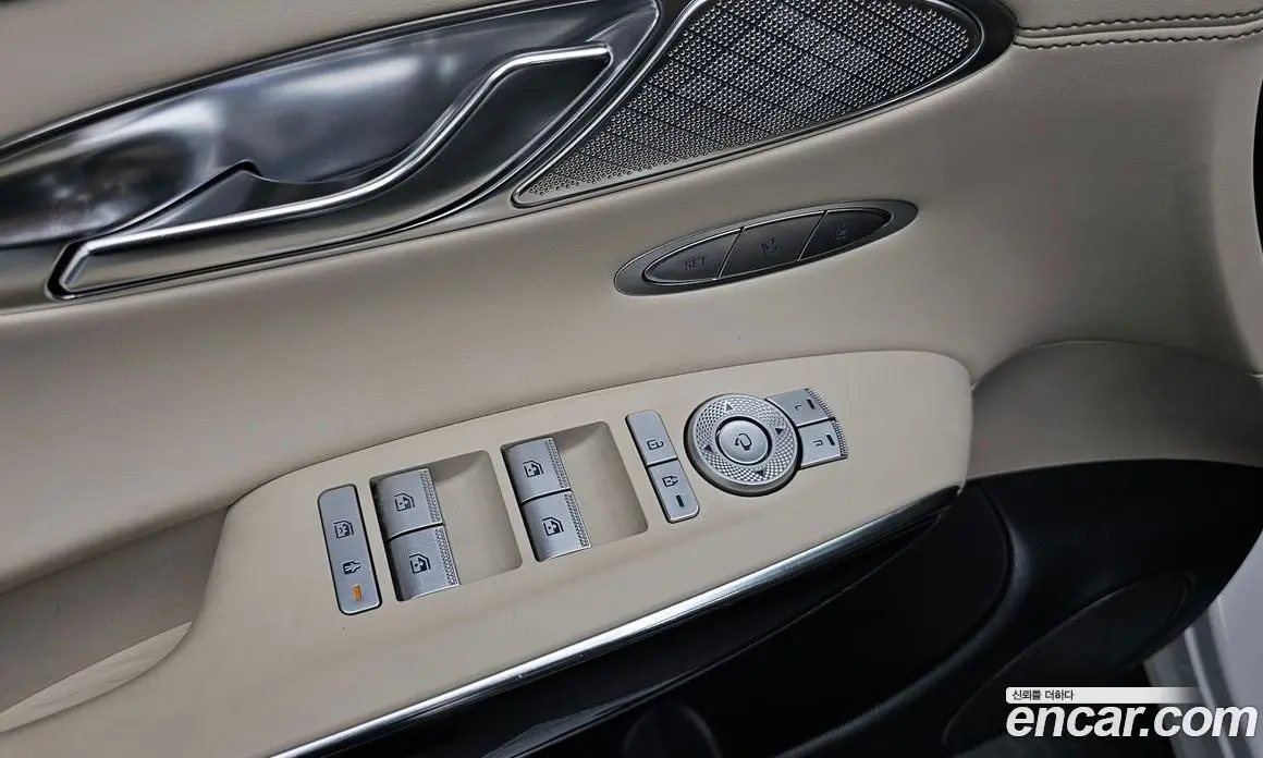 Genesis GV70 2023 2.5 автомат (гидро), фото 23 Genesis GV70 2023 2.5 автомат (гидро), фото 23