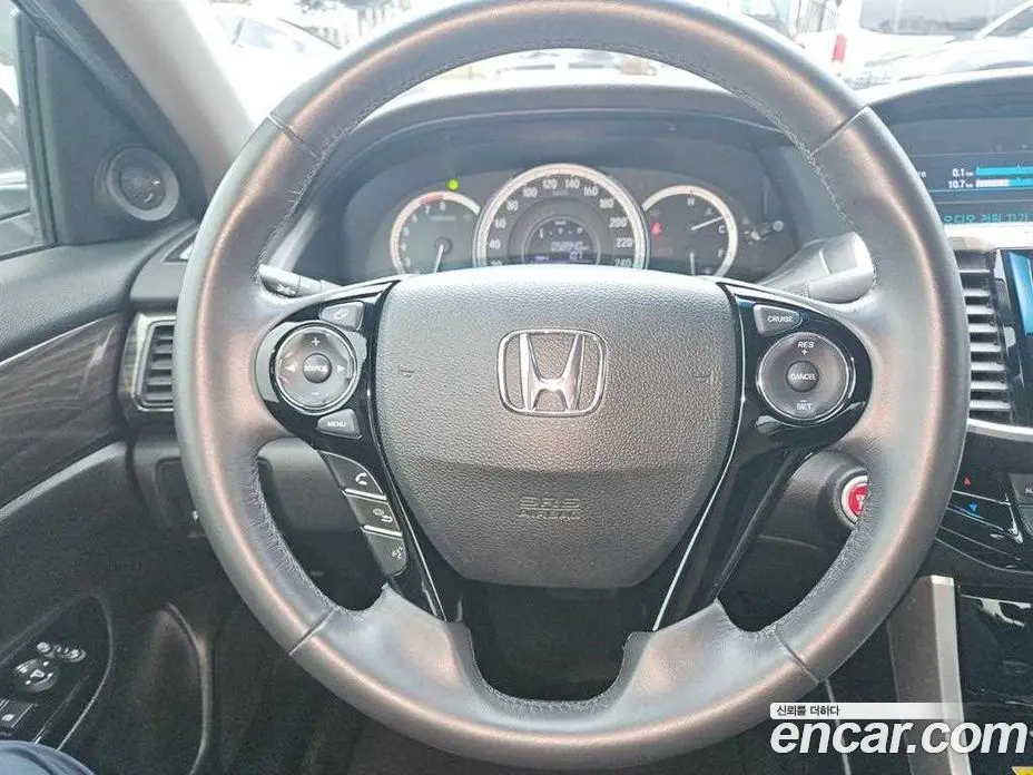 Honda Accord 2016 2.4 автомат (гидро), фото 8 Honda Accord 2016 2.4 автомат (гидро), фото 8