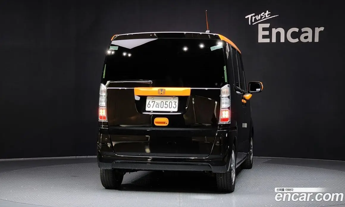 Honda N-BOX 2015 0.7 автомат (гидро), фото 4 Honda N-BOX 2015 0.7 автомат (гидро), фото 4