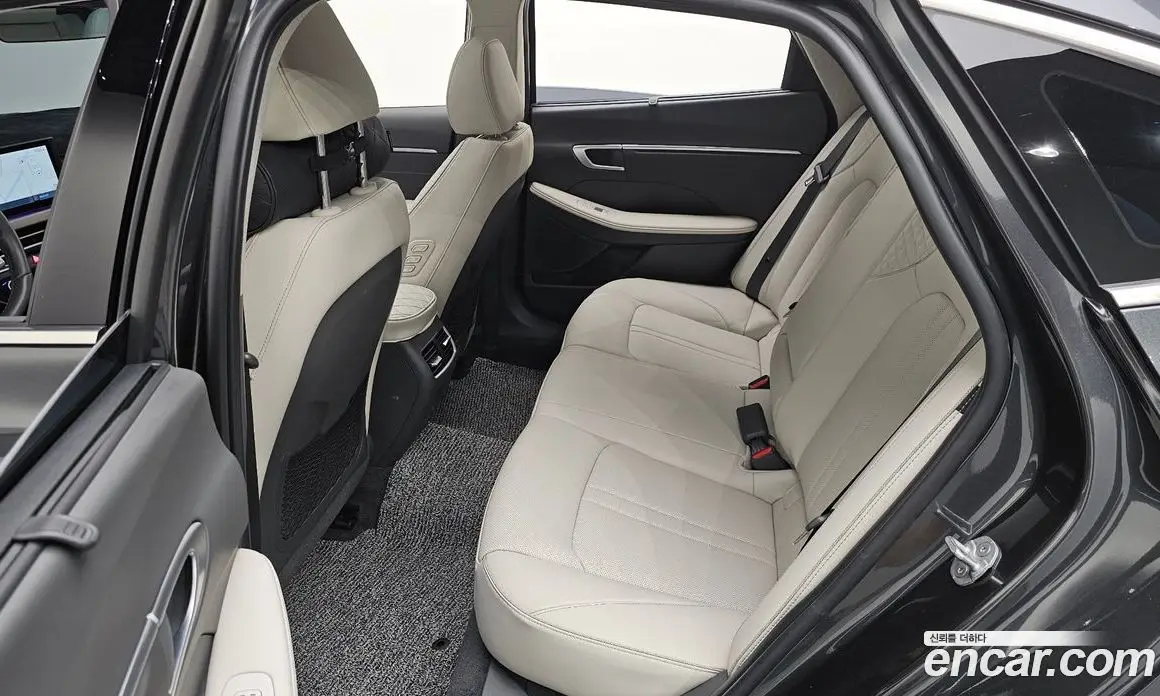 Hyundai Sonata 2024 1.6 автомат (гидро), фото 17