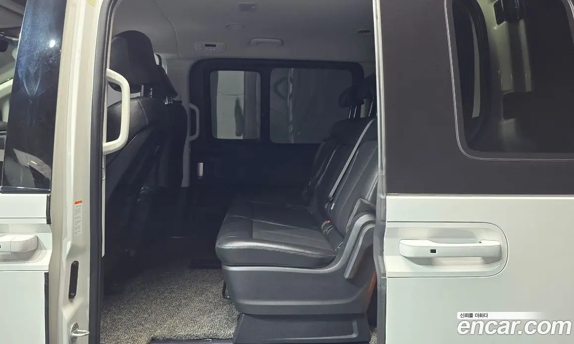 Hyundai Staria 2021 2.2 автомат (гидро), фото 18
