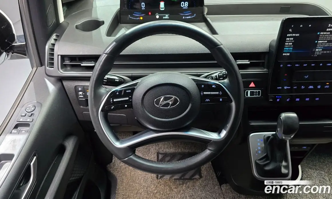 Hyundai Staria 2021 2.2 автомат (гидро), фото 19