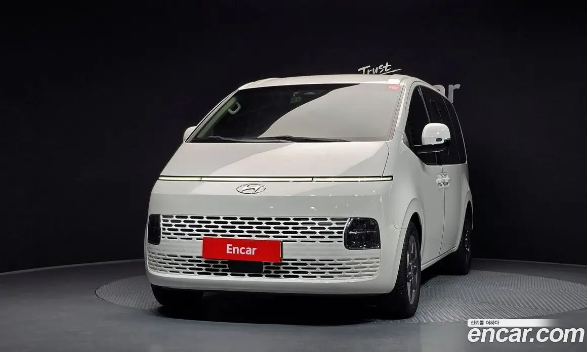 Hyundai Staria 2021 2.2 автомат (гидро), фото 3