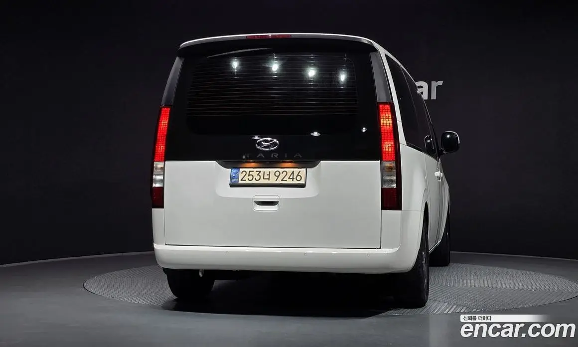 Hyundai Staria 2021 2.2 автомат (гидро), фото 4