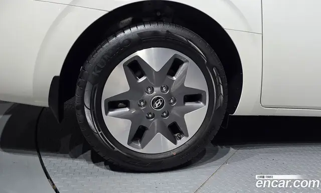 Hyundai Staria 2021 2.2 автомат (гидро), миниатюра 5