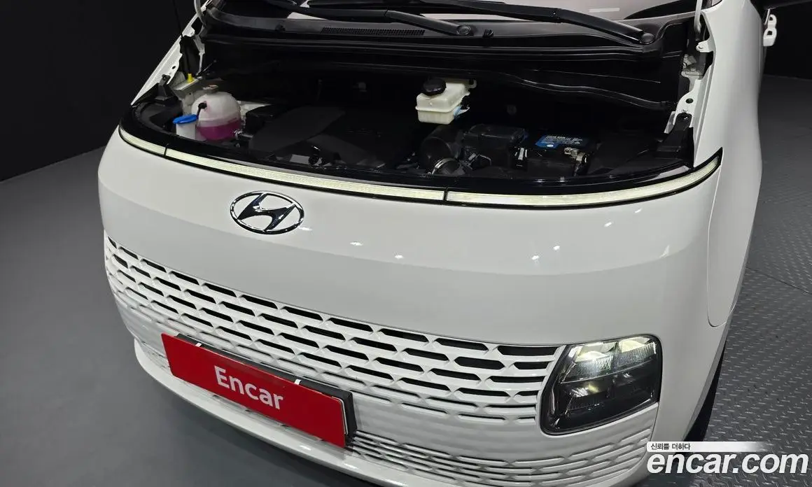 Hyundai Staria 2021 2.2 автомат (гидро), фото 6
