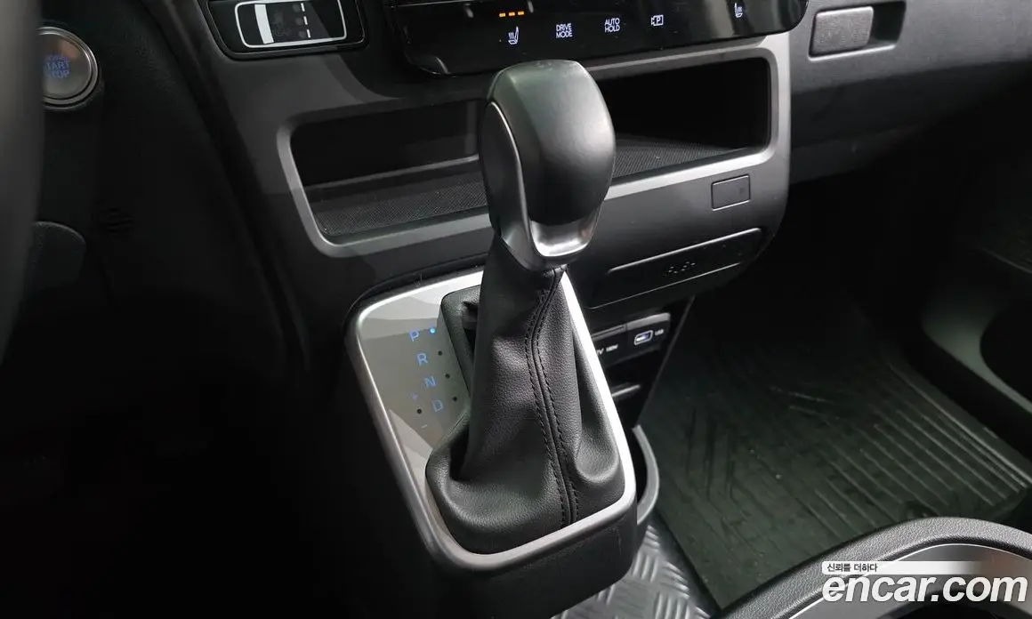 Hyundai Staria 2022 2.2 автомат (гидро), фото 12
