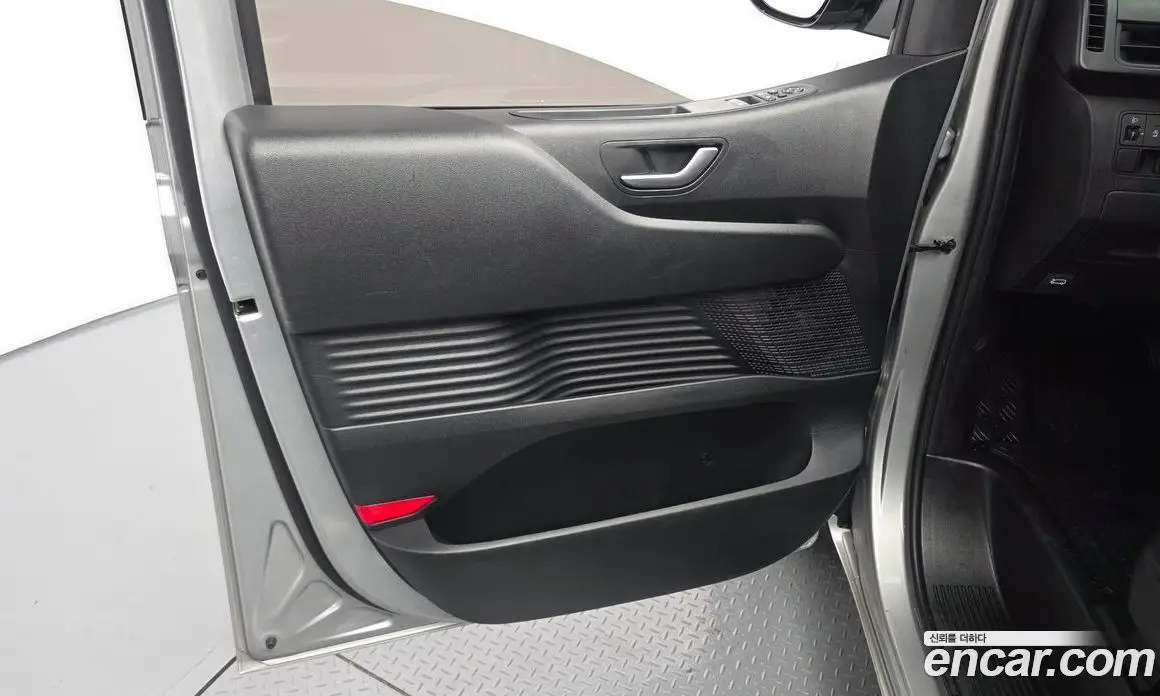Hyundai Staria 2022 2.2 автомат (гидро), фото 14