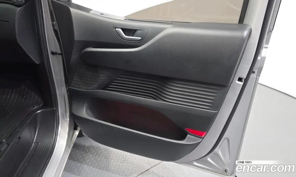 Hyundai Staria 2022 2.2 автомат (гидро), фото 15
