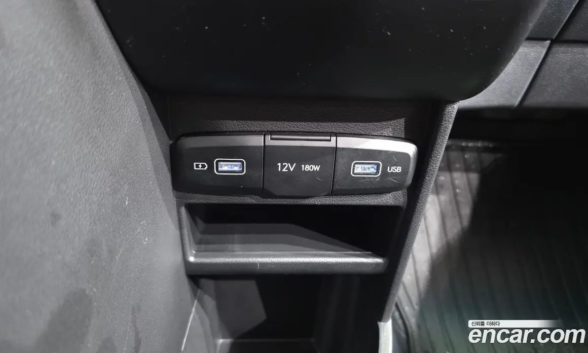 Hyundai Staria 2022 2.2 автомат (гидро), фото 27
