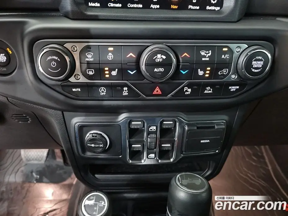 Jeep Wrangler 2023 2.0 автомат (гидро), фото 15 Jeep Wrangler 2023 2.0 автомат (гидро), фото 15