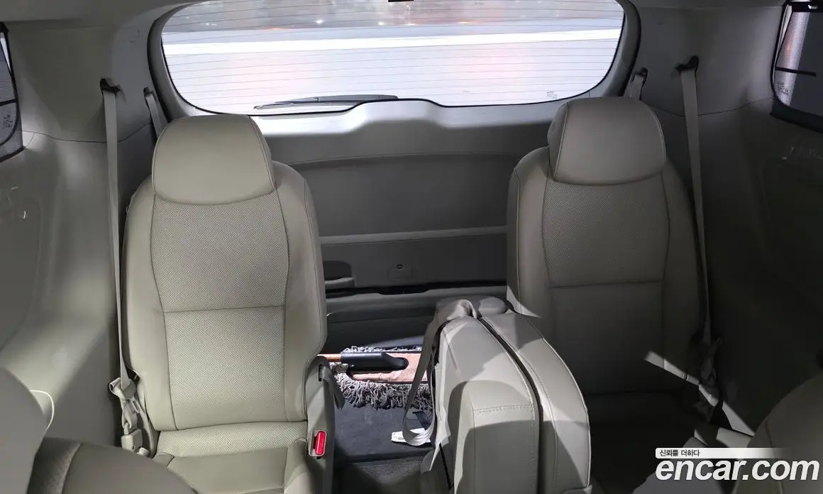 Kia Carnival 2016 2.2 автомат (гидро), фото 19 Kia Carnival 2016 2.2 автомат (гидро), фото 19
