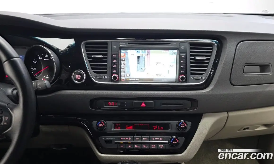 Kia Carnival 2016 2.2 автомат (гидро), фото 21 Kia Carnival 2016 2.2 автомат (гидро), фото 21