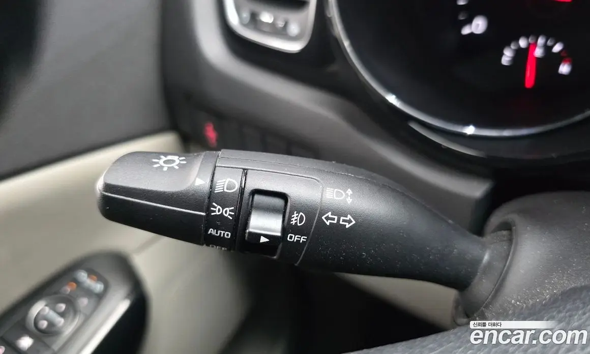 Kia Carnival 2016 2.2 автомат (гидро), фото 25 Kia Carnival 2016 2.2 автомат (гидро), фото 25